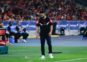 REAKSI kecewa Ruben Amorim apabila pemainnya melakukan kesilapan ketika berdepan skuad ASEAN All-Star.- Foto: SHIDDIEQIIN ZON
