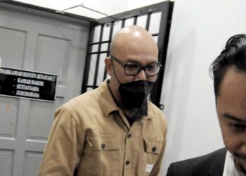 MOHD. ZULFADLI Nayan dipenjara 20 bulan oleh Mahkamah Sesyen Johor Bahru kerana didapati bersalah menerima suapan berjumlah RM10,000 lima tahun lalu.