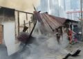 SEBEHAGIAN rumah yang musnah dalam kebakaran di Pintasan Raja Muda Musa 4, Kampung Bharu dekat sini pagi tadi.- ihsan bomba