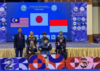 Angeline Melissa Lawas (duduk, kiri) meraih pingat perak pada Kejohanan Dunia Boccia Serantau Asia 2025 di Pattaya, Thailand, hari ini. - IHSAN MSN