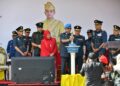 AL-SULTAN Abdullah Ri’ayatuddin Al-Mustafa Billah Shah ( tengah) berkenan memberikan  tabik hormat sempena sambutan Hari Bomba Sedunia 2025 di  Padang MPK 1, Kuantan, Pahang, hari ini. - UTUSAN/ SHEIKH AHMAD RAZIF