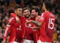 Pemain tengah Manchester United,  Casemiro (kiri) meraikan jaringan gol bersama rakan sepasukan dalam aksi separuh akhir kedua Liga Europa menentang Athletic Club Bilbao di Old Trafford, pagi ini. - AFP