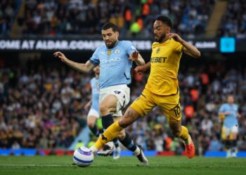 Pemain Wolves, Matheus Cunha (kanan) akan menjadi aset baharu Manchester United pada musim baharu. - AFP