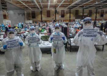 BEBANAN yang ditanggung doktor dan petugas kesihatan di fasiliti awam perlu segera dinoktahkan kerana statistik menunjukkan ramai yang berhenti sama ada beralih ke perkhidmatan swasta atau keluar negara.