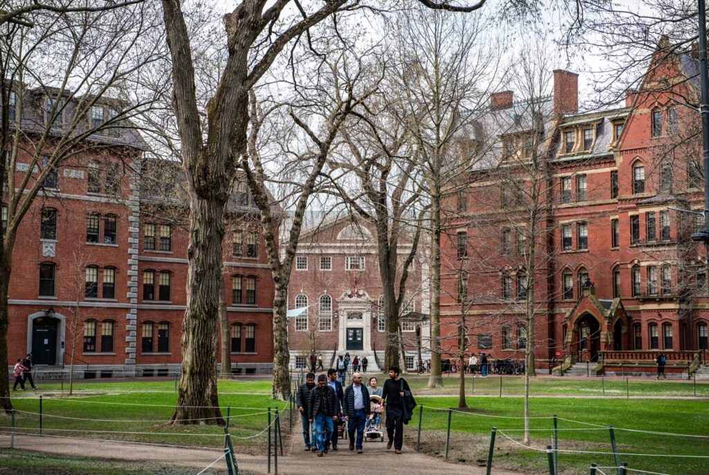AS tamatkan geran persekutuan Universiti Harvard