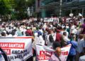 SUASANA orang ramai ketika berhimpun pada Himpunan Melayu Berdaulat di hadapan Kompleks Sogo di sini, hari ini. - UTUSAN/ISKANDAR ISHAK