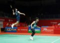 MUHAMMAD Haikal Nazri-Choong Hon Jian menewaskan pasangan Thailand, Kitinupong Kedren-Dechapol Puavaranukroh 21-15, 21-18 pada aksi pusingan pertama Malaysia Masters 2025 di Axiata Arena, Bukit Jalil, hari ini. - UTUSAN/ISKANDAR ISHAK