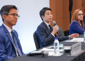 SARLY Adle Sarkum (kiri), Narushi Yazaki (tengah) dan Naib Presiden Unit Perniagaan Jualan Honda Malaysia, Sunita Prabhakaran semasa sidang media selepas pelancaran kereta elektrik e:N1 di MITEC. – UTUSAN/SADDAM YUSOFF