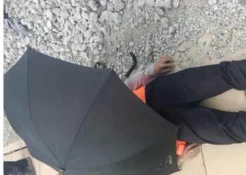 PEKERJA projek Laluan Rel Pantai Timur (ECRL) yang maut akibat serangan jantung semasa menarik wayar elektrik di Kampung Permatang Sungkai, Pasir Puteh, Kelantan.