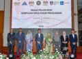 WAN Suraya Wan Mohd. Radzi (Empat dari kanan) bersama Ketua Pesuruhjaya Suruhanjaya Pencegahan Rasuah Malaysia (SPRM) Tan Sri Azam Baki di Majlis Peluncuran Kumpulan Kerja Fraud Perakaunan (KKFP), di sini hari ini.