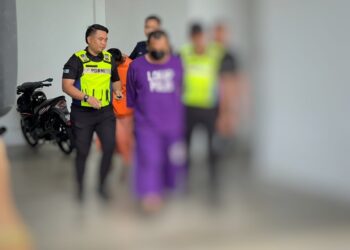 SUSPEK kes simbah asid dibawa ke Mahkamah Kota Bharu, Kelantan untuk mendapatkan perintah tahanan eman hari ini.