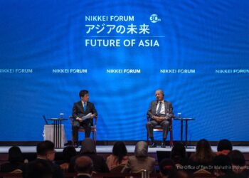Tun Dr, Mahathor Mohamad ketika mengambil bahagian dalam Forum Nikkei diTokyo,  Jepun.
