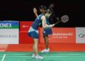 PEARLY Tan-M. Thinaah ketika beraksi menentang pasangan China Jia Yi Fan-Zhang Shu Xian pada aksi separuh akhir Malaysia Masters 2025 di Axiata Arena, Bukit Jalil hari ini. - UTUSAN/ISKANDAR ISHAK