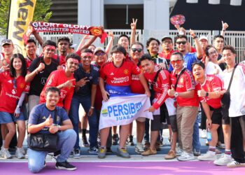 PENYOKONG Manchester United dari seluruh negara Asia Tenggara tidak melepaskan peluang hadir menyaksikan pasukan kegemaran mereka di depan mata.