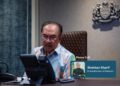 SHEHBAZ Sharif memaklumkan penangguhan lawatan rasmi ke Malaysia dijadualkan Jumaat ini susulan ketegangan ekoran insiden serangan di wilayah Kashmir baru-baru ini. FACEBOOK ANWAR IBRAHIM