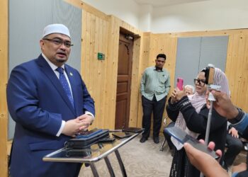 MOHAMED FADZLI HASSAN 