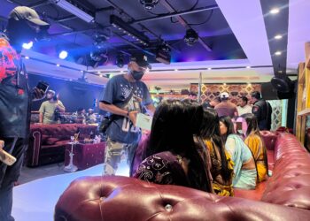 PENARI ghairah ala Bollywood yang ditahan dalam Op Gempur di sebuah pusat hiburan ibu negara, tengah malam tadi.
