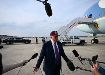 DONALD TRUMP