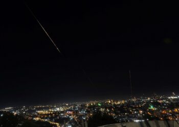 IRON Dome memintas roket yang dilancarkan dari Iran di Baitulmuqaddis pada 13 Jun lalu. – AFP