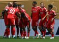 PEMAIN Benfica meraikan kemanagan 1-0 ke atas Bayern Munich dalam aksi Piala Dunia Kelab.- AFP