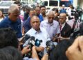 SAARANI Mohamad ditemui pemberita di Jabatan Forensik Hospital Raja Permaisuri Bainun di Ipoh, hari ini. - UTUSAN/MUHAMAD NAZREEN SYAH MUSTHAFA