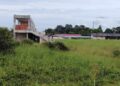 KEADAAN terkini projek menaik taraf padang mini Rambah, Pontian, Johor yang gagal disiapkan oleh kontraktor.