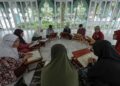 Bulan Muharam boleh dijadikan sebagai pemangkin untuk hijrah diri yang lebih banyak beribadah dan menuntut ilmu. – GAMBAR HIASAN