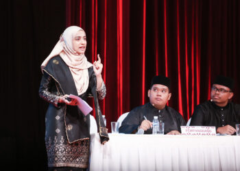 DEBAT bukanlah untuk mencari siapa yang menang atau siapa yang kalah, ia adalah satu medan yang membicarakan tentang isu-isu semasa yang berlegar dalam mahupun di luar negara.