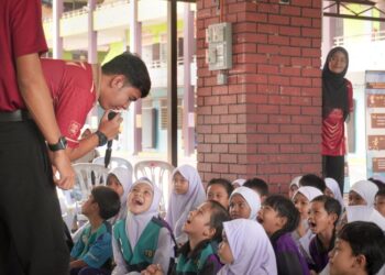PENDERAAN kanak-kanak merupakan pelanggaran serius terhadap hak mereka dan perlu ditangani dengan penguatkuasaan undang-undang yang tegas serta kesedaran masyarakat yang tinggi.