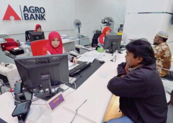 DUNIA perniagaan juga berdepan isu etika kecerdasan buatan (AI) yang boleh menjejaskan kepercayaan orang ramai. – GAMBAR HIASAN