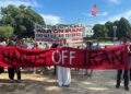PENUNJUK perasaan berhimpun sebagai tanda sokongan kepada Iran dan rakyat Palestin di Lafayette Square, di hadapan White House di Washington. – AFP