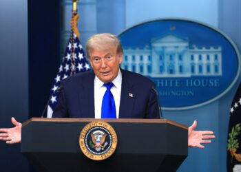 DONALD TRUMP