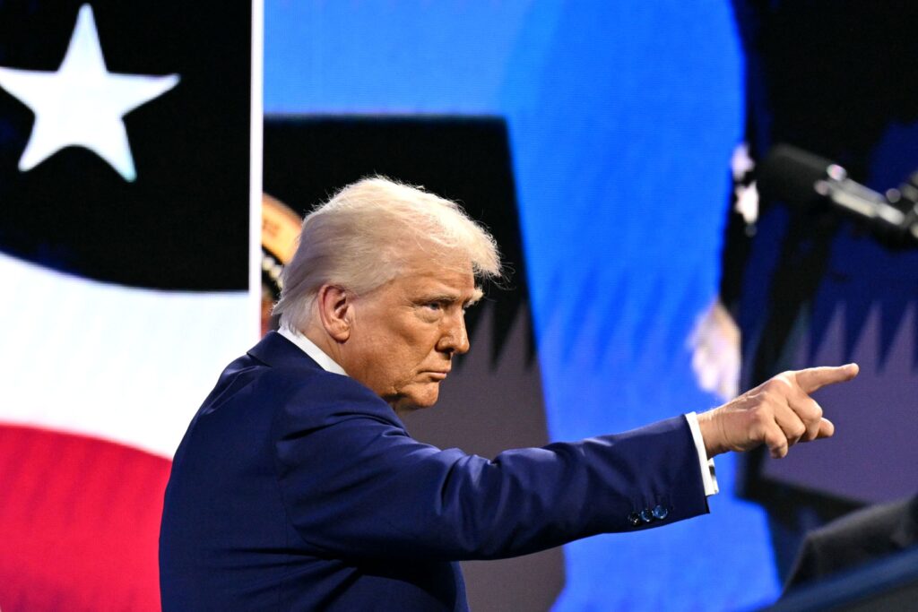 33 2 trump sekat pix