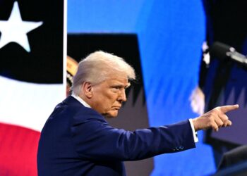 DONALD TRUMP