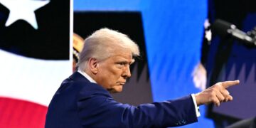 DONALD TRUMP