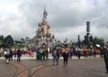 SEORANG lelaki ditahan pihak berkuasa Perancis selepas cuba mengahwini kanak-kanak berusia sembilan tahun di Disneyland Paris. – AFP