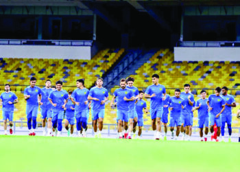 PEMAIN Harimau Malaya menjalani latihan di Stadium Nasional Bukit Jalil, kelmarin sebagai persiapan menentang Vietnam dalam aksi kelayakan Piala Asia 2027 pada 10 Jun ini.- IHSAN PERSATUAN BOLASEPAK MALAYSIA (FAM).