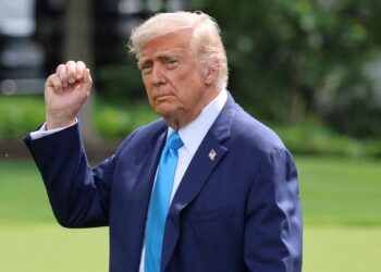 DONALD TRUMP
