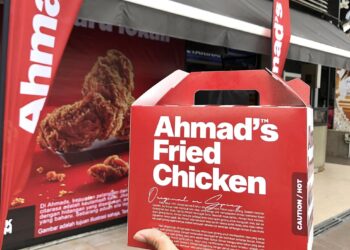 Ahmad’s Fried Chicken dijangka dibuka termasuk di luar negara seperti Mekah dan Madinah. - IHSAN FACEBOOK AHMAD'S