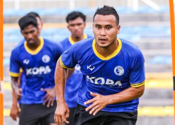 WAN Zack ketika menjalani latihan bersama skuad Penang FC.- IHSAN PENANG FC