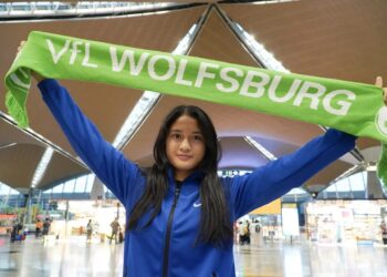 QASEH Rania ditawarkan kontrak selama tiga tahun untuk menyertai skuad bawah 17 tahun (B-17) Wolfsburg.