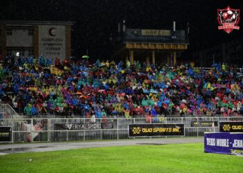 RIBUAN peminat bola sepak Kelantan membanjiri Stadium Sultan Muhammad IV, Kota Bharu, Kelantan untuk menyaksikan perlawanan Duo Cup Ex-TRW Treble- Ex-Selangor malam tadi-IHSAN BULETIN BOLA SEPAK KELANTAN