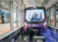 ANTHONY Loke menaiki Aerotrain selepas meninjau perkhidmatan itu di Lapangan Terbang Antarabangsa Kuala Lumpur Terminal 1 di Sepang, semalam. – utusan/FAIZ ALIF