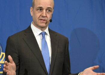 FREDRIK REINFELDT