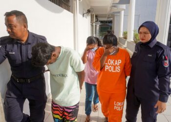 Tiga suspek kes bunuh penuntut universiti swasta dibawa ke Mahkamah Sepang bagi mendapatkan perintah reman semalam.