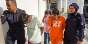 Tiga suspek kes bunuh penuntut universiti swasta dibawa ke Mahkamah Sepang.