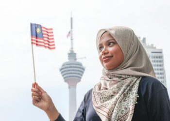 SANGGUPKAH kita mengorbankan kuasa, prasangka, kemalasan, privilage demi Malaysia yang betul-betul adil buat semua?