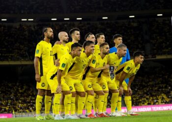 BARISAN Kesebelasan utama Harimau Malaya ketika berdepan Vietnam pada aksi kedua Kumpulan F Kelayakan Piala Asia 2027.-IHSAN MALAYSIA NT
