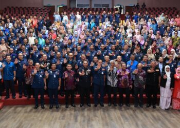 SEBAHAGIAN anggota JBPM Kelantan yang menjayakan
Program Bicara Governas, Integriti dan Anti Rasuah (BiGIAR) di Jabatan Kebudayaan dan Kesenian Negara, Tanjung Chat, Kota Bharu, Kelantan hari ini-UTUSAN/KAMARUL BISMI KAMARUZAMAN.