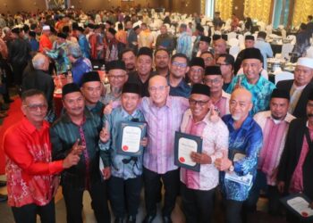 WAN ROSDY Wan Ismail  (tengah) bersama Pengerusi JPKK Negeri Pahang di Genting  Highlands di Bentong, Pahang. - FOTO/SALEHUDIN MAT RASAD